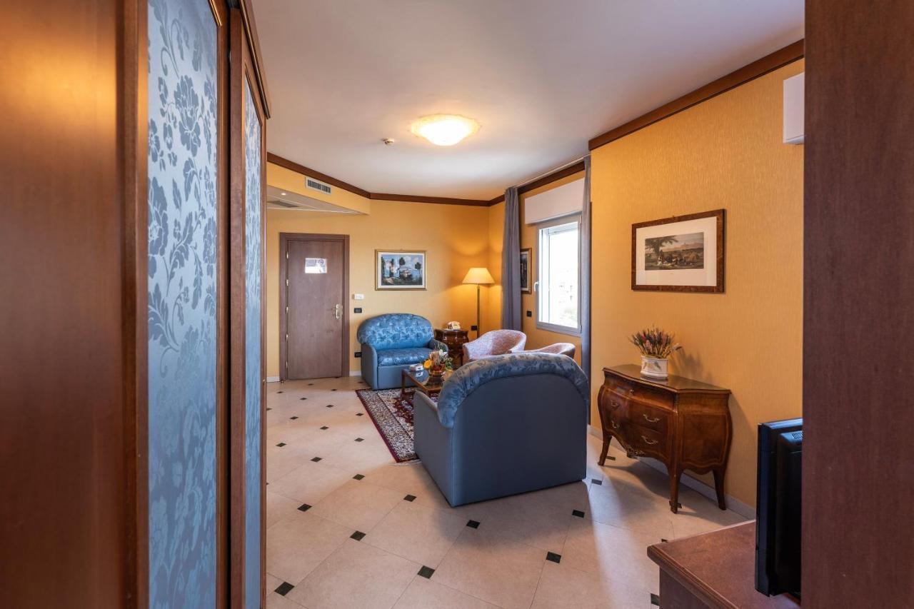 Hotel Bellevue Et Mediterranée Diano Marina Extérieur photo