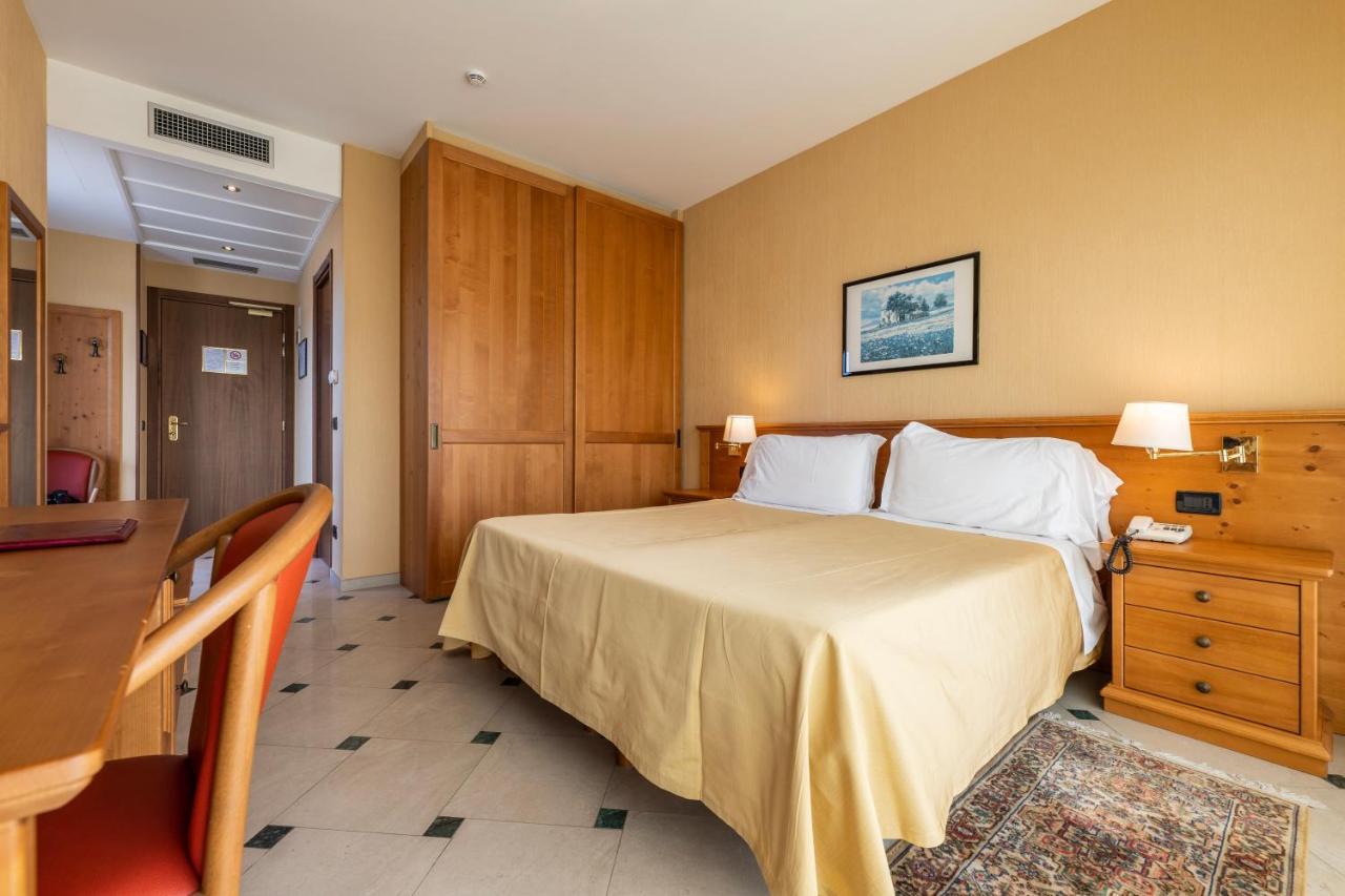 Hotel Bellevue Et Mediterranée Diano Marina Extérieur photo