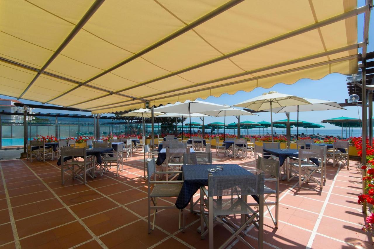 Hotel Bellevue Et Mediterranée Diano Marina Extérieur photo